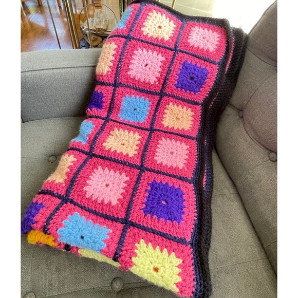 Vintage throw, granny square throw, granny square afghan, crochet throw - Picture 5 of 6